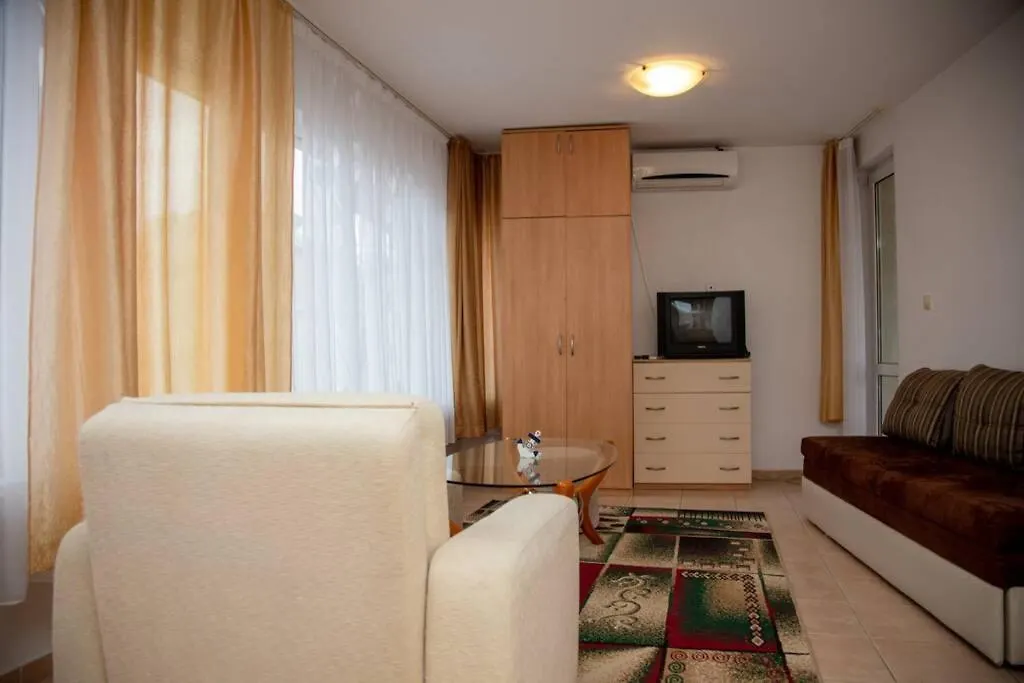 Convenient 1-Bedroom Flat Next To Harmanite Beach Sozopol Apartment