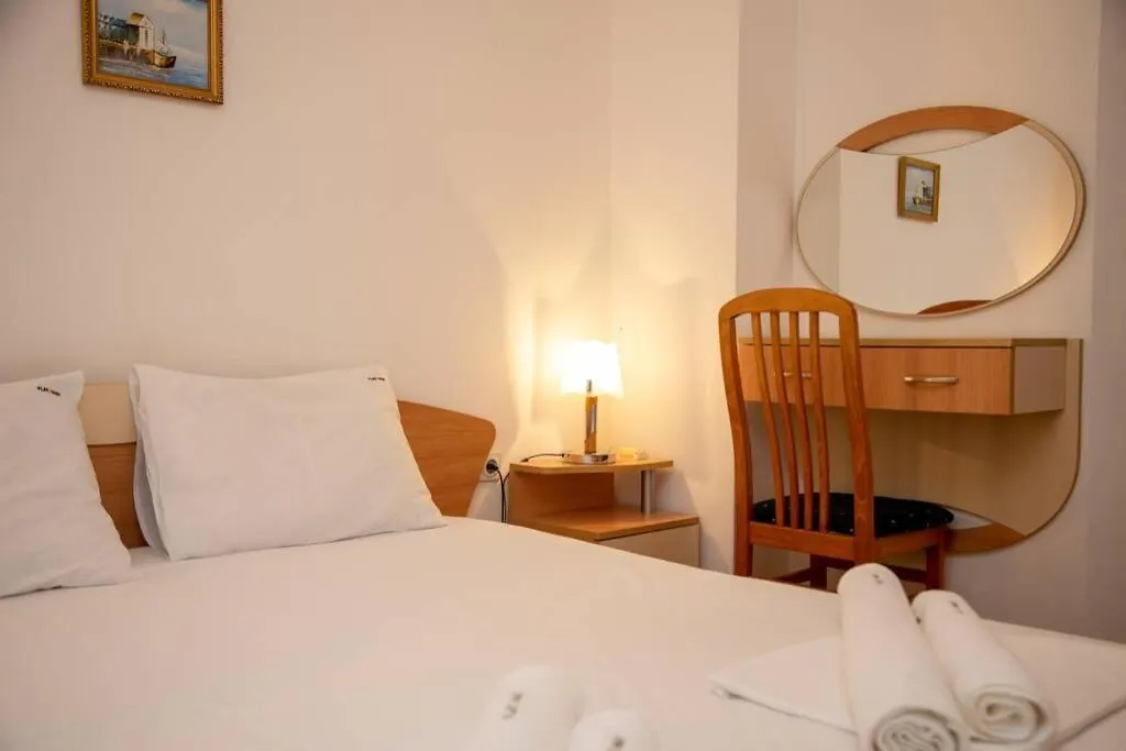 Convenient 1-Bedroom Flat Next To Harmanite Beach Sozopol